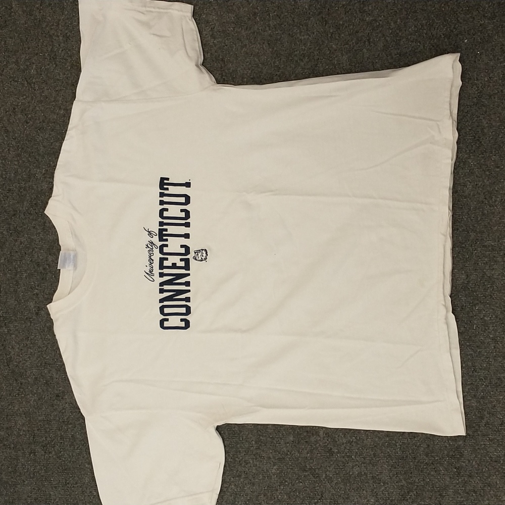 Vintage UConn Huskies T Shirt XL Tee 100% Cotton University of Connecticut Flaws